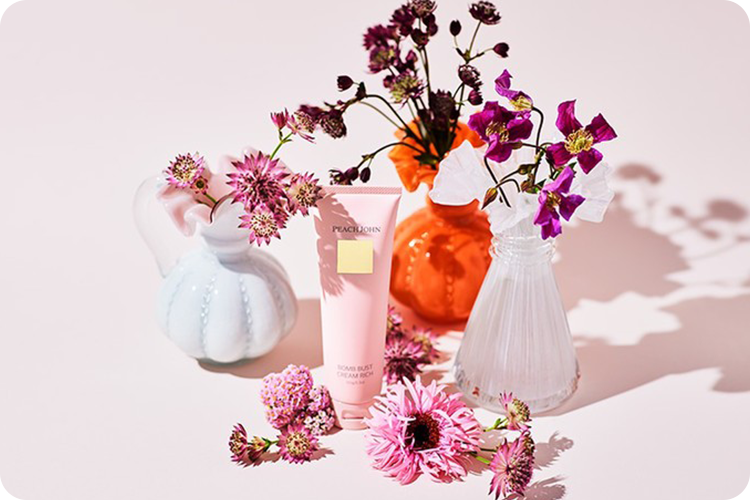 ボムバストクリームリッチ　セダクティブフラワー　香り